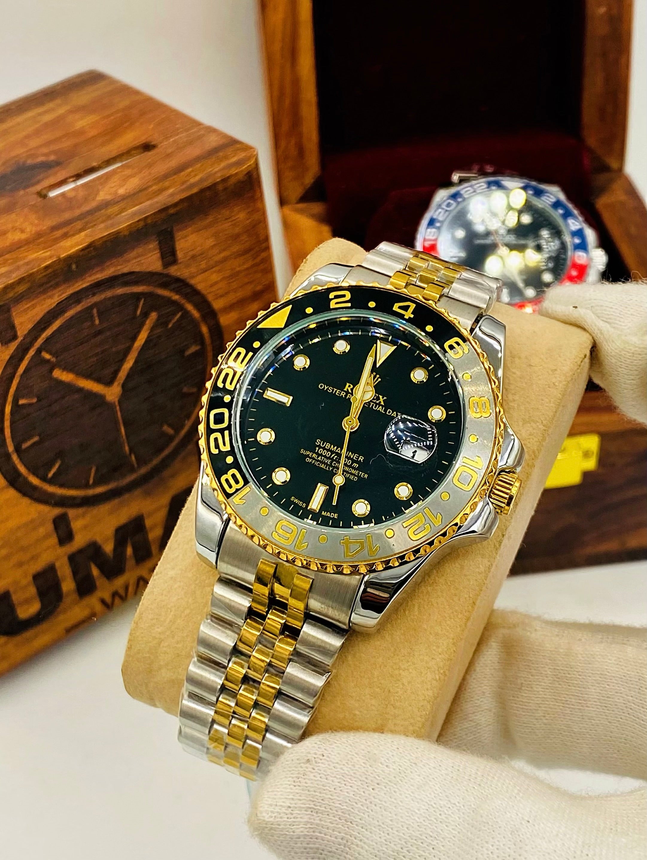 GMT Premium Quartz Dive Style Watch with Rotating Bezel