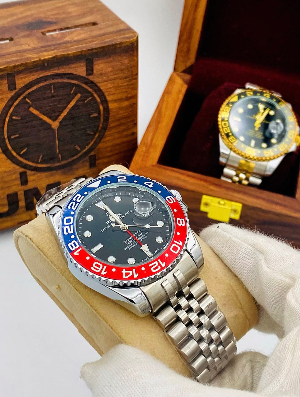 GMT Premium Quartz Dive Style Watch with Rotating Bezel