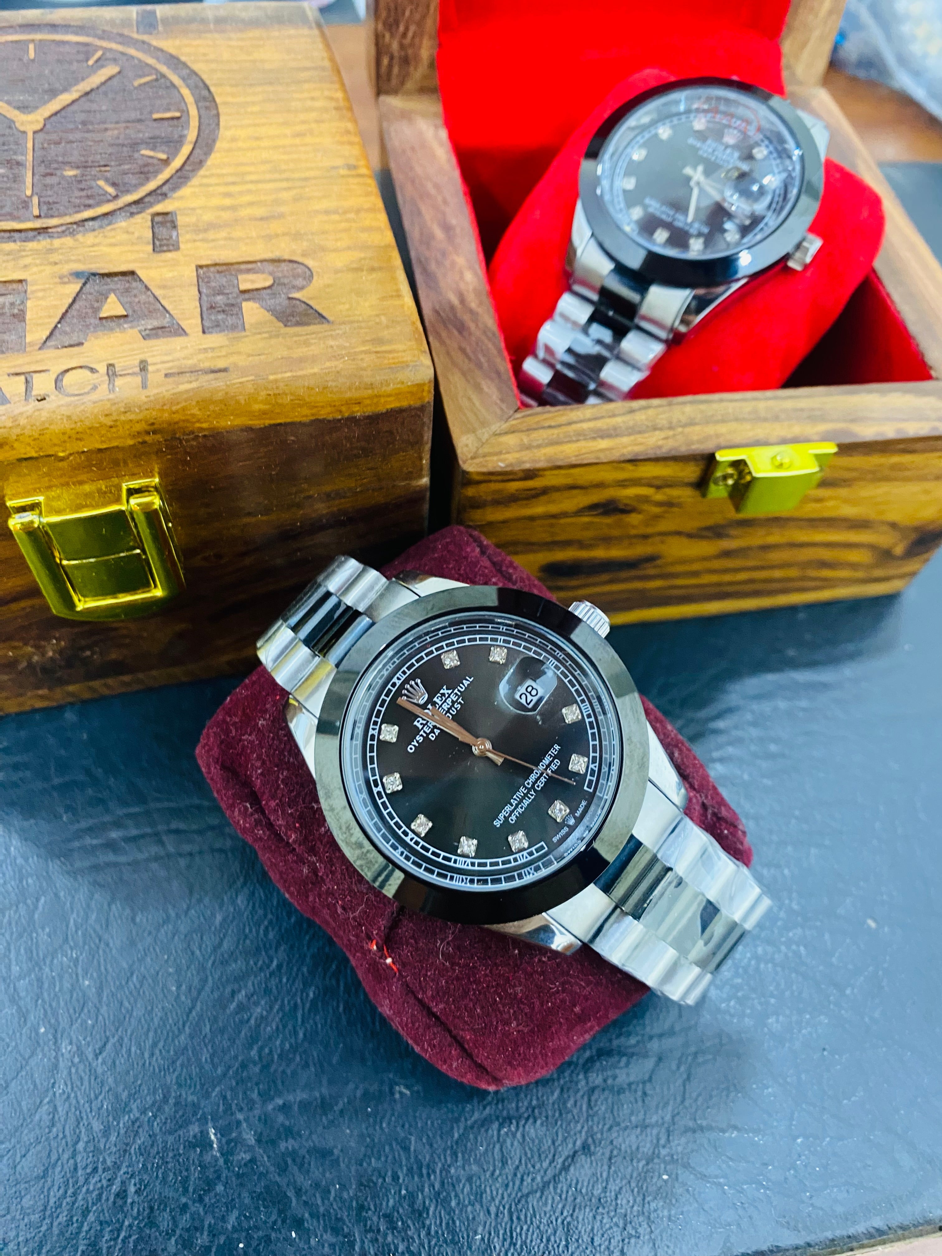 Silver Black Tow Tone Stone Model with Date Function Premium quality