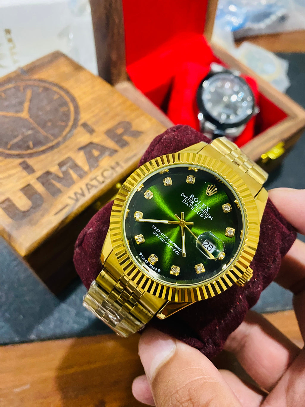 Golden Green Stone Model With Date Function