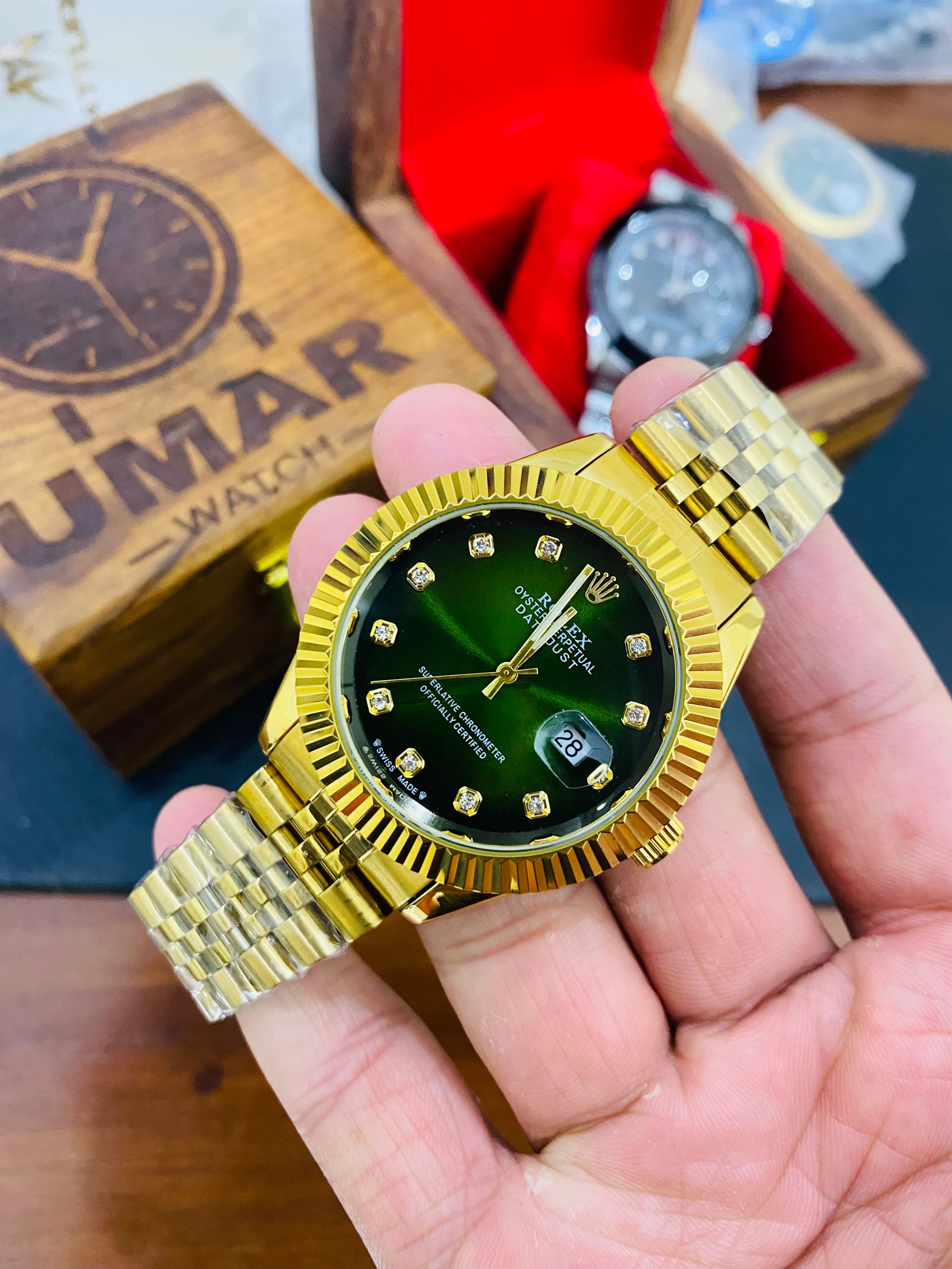 Golden Green Stone Model With Date Function