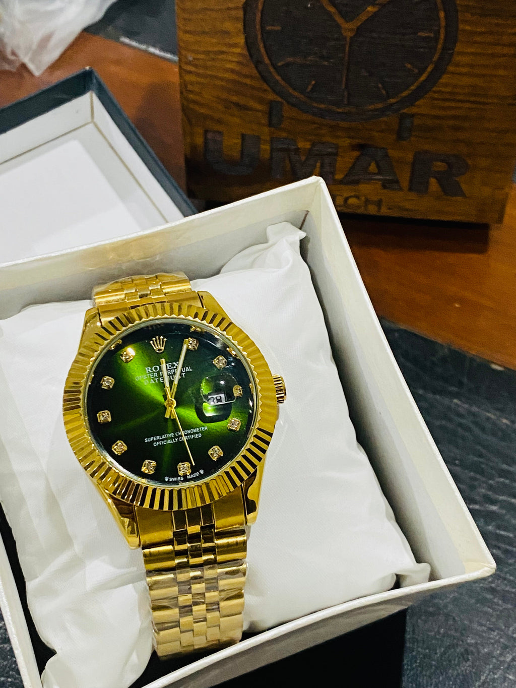 Golden Green Stone Model With Date Function