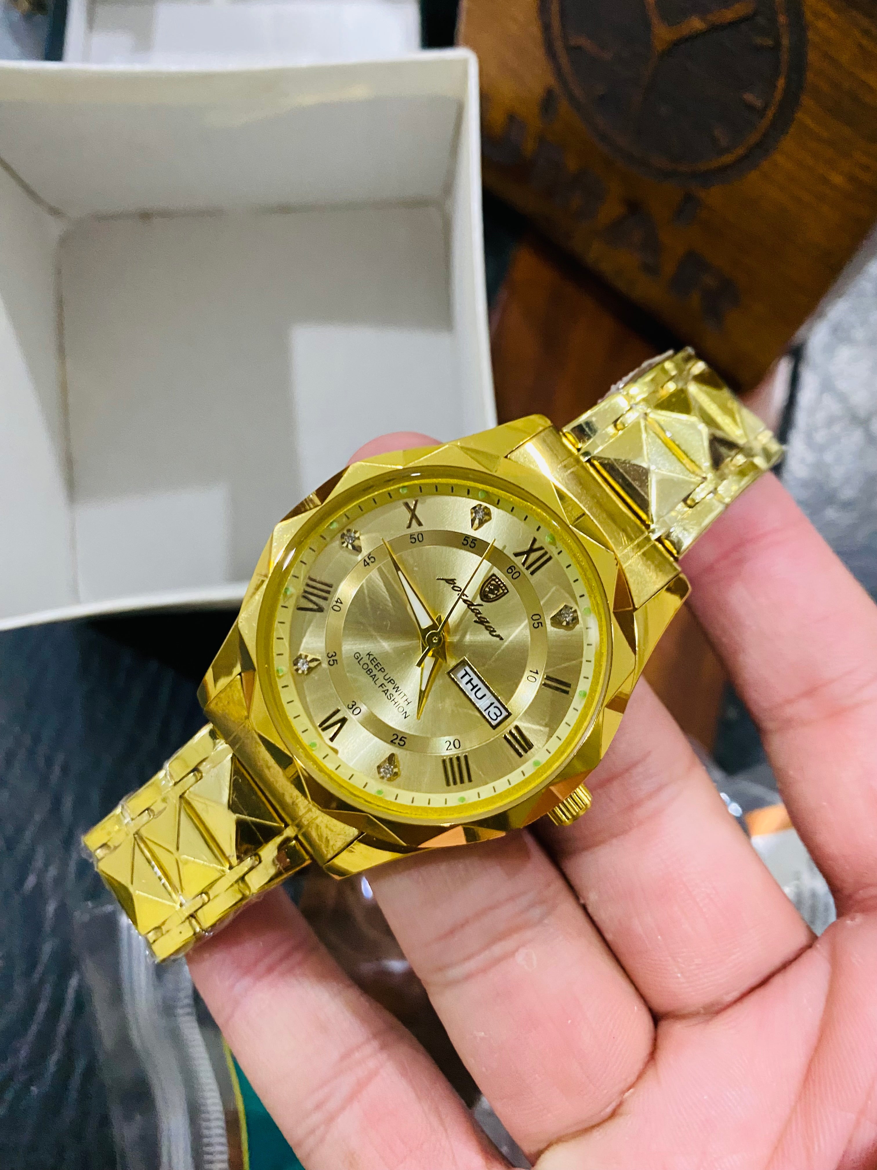Luxury Watch full Golden with Day date function