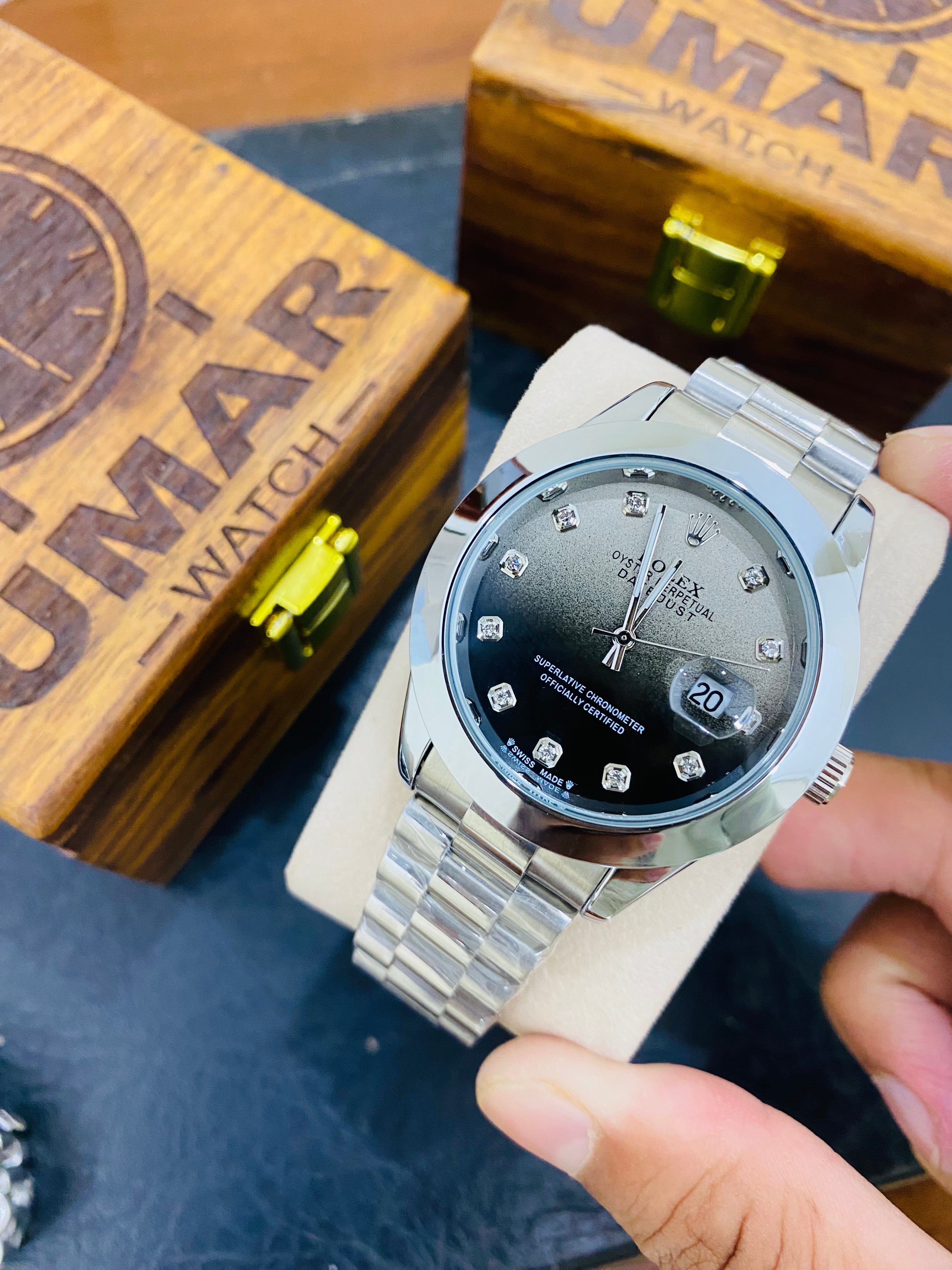 Tow Color Dial New model With Date Function Best Finishing